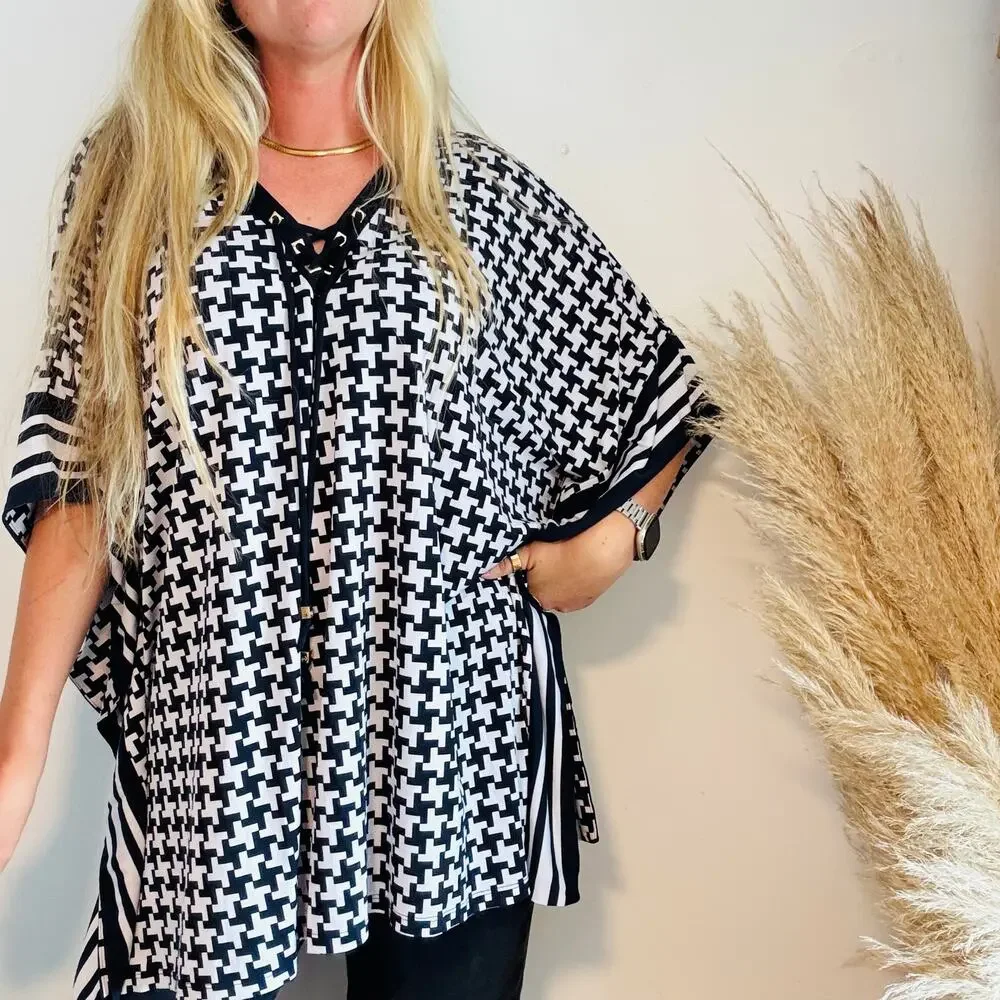 MICHAEL KORS Black White Lace Poncho Short Sleeve Tunic $145 Blouse Top Shirt 3X
